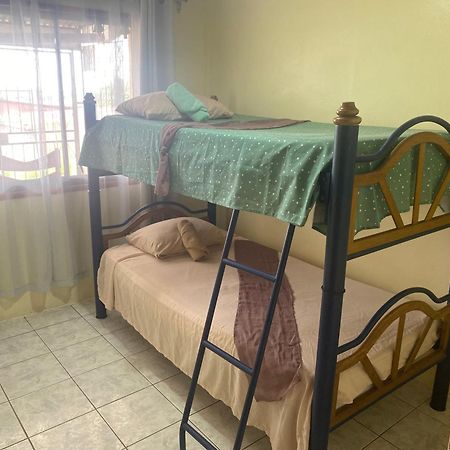 Hostel Casa Marina Πουέρτο Λιμόν Εξωτερικό φωτογραφία