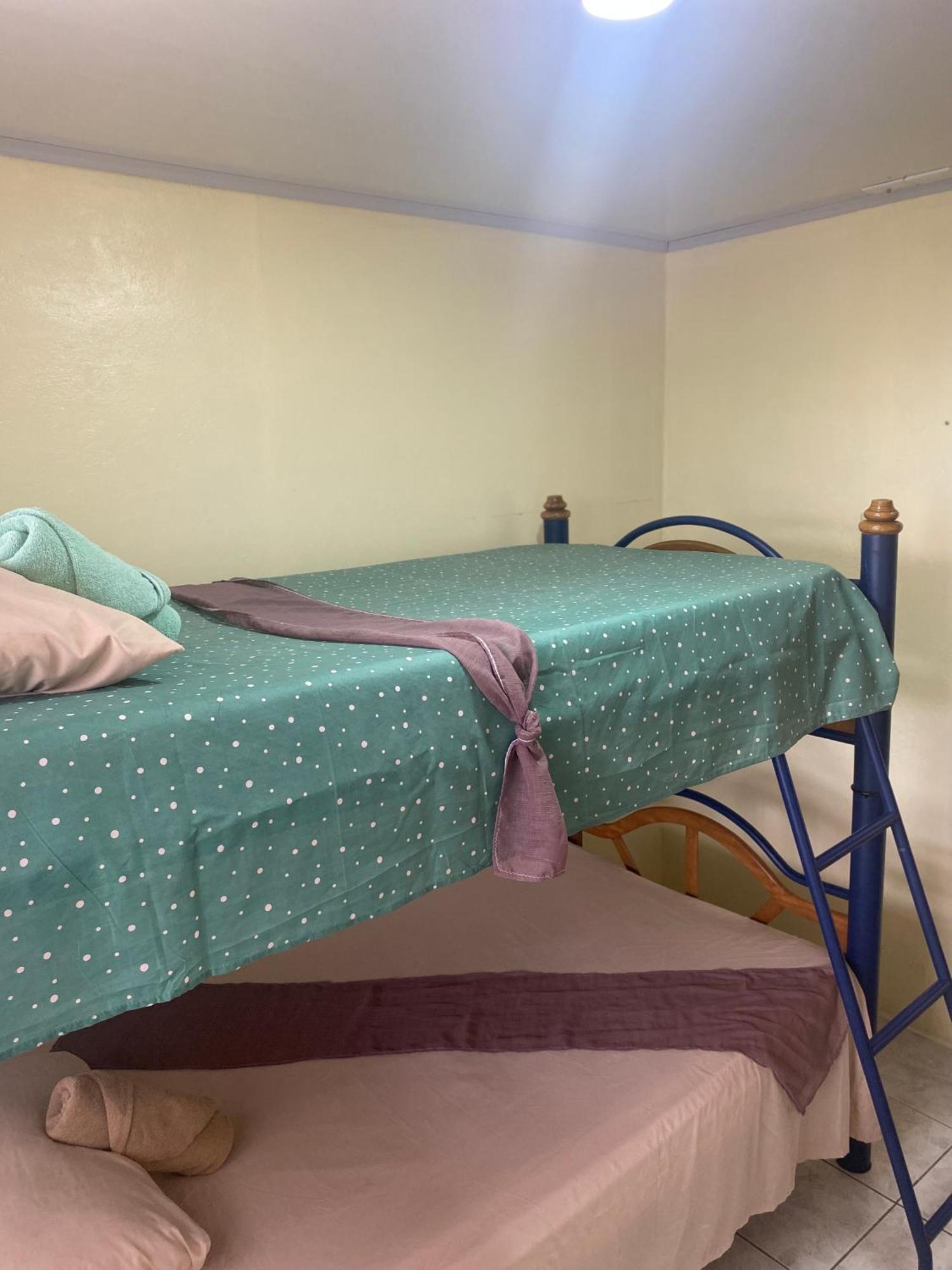 Hostel Casa Marina Πουέρτο Λιμόν Εξωτερικό φωτογραφία