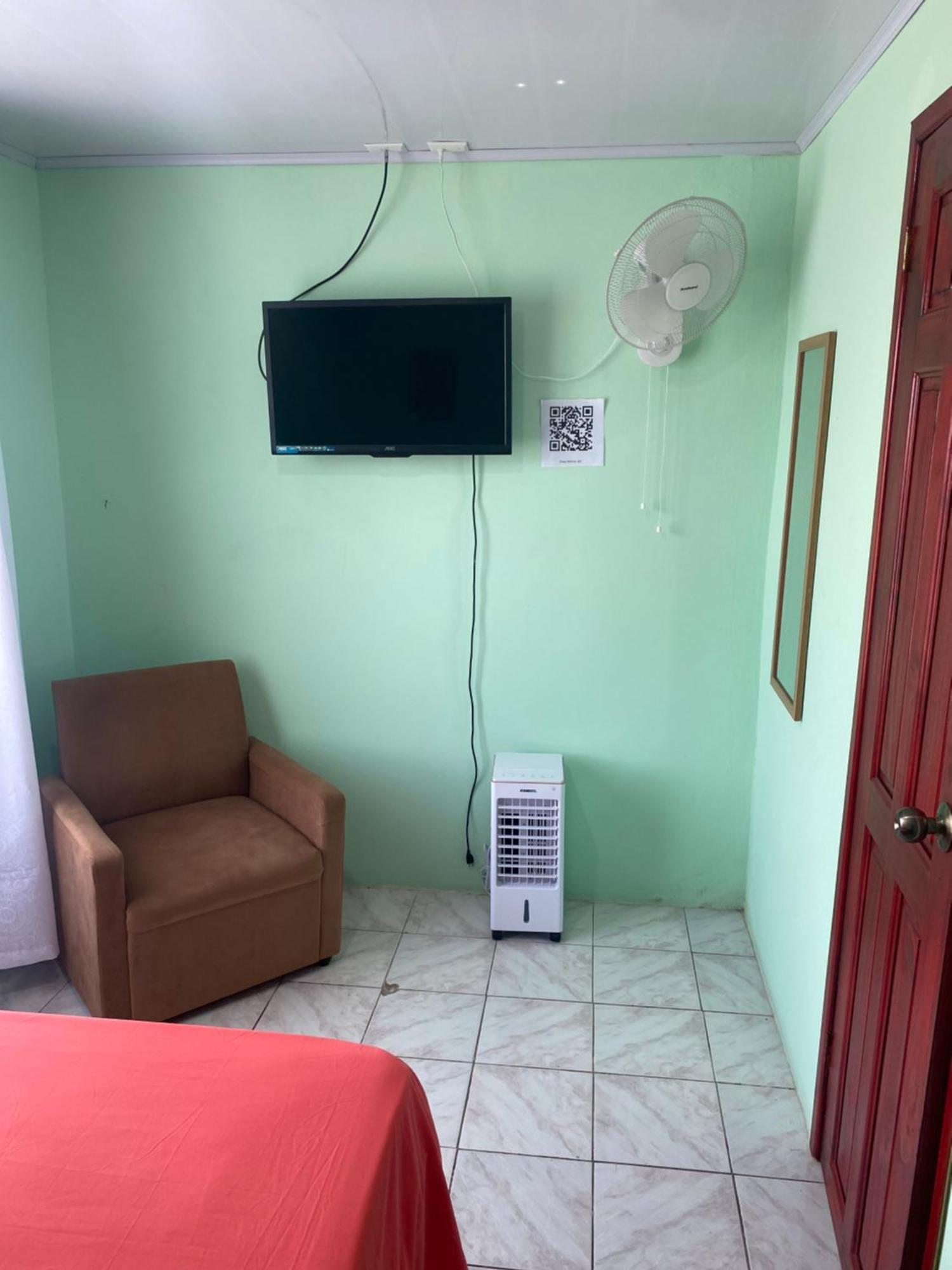 Hostel Casa Marina Πουέρτο Λιμόν Εξωτερικό φωτογραφία