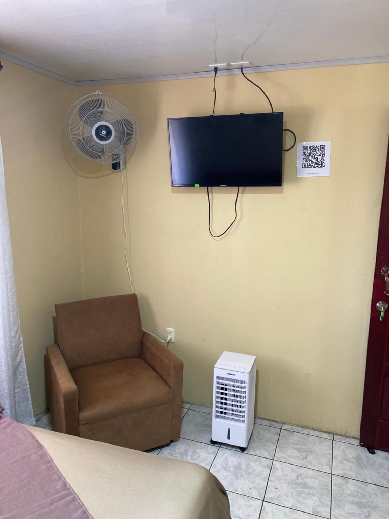 Hostel Casa Marina Πουέρτο Λιμόν Εξωτερικό φωτογραφία
